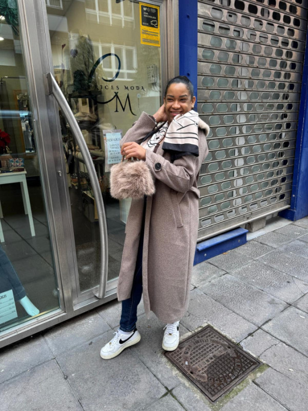 Abrigo Largo de Pelo