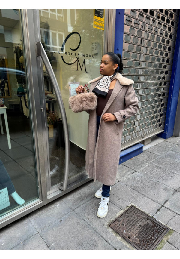 Abrigo Largo de Pelo